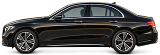 Schwarze Mercedes E‑Klasse, im Profil